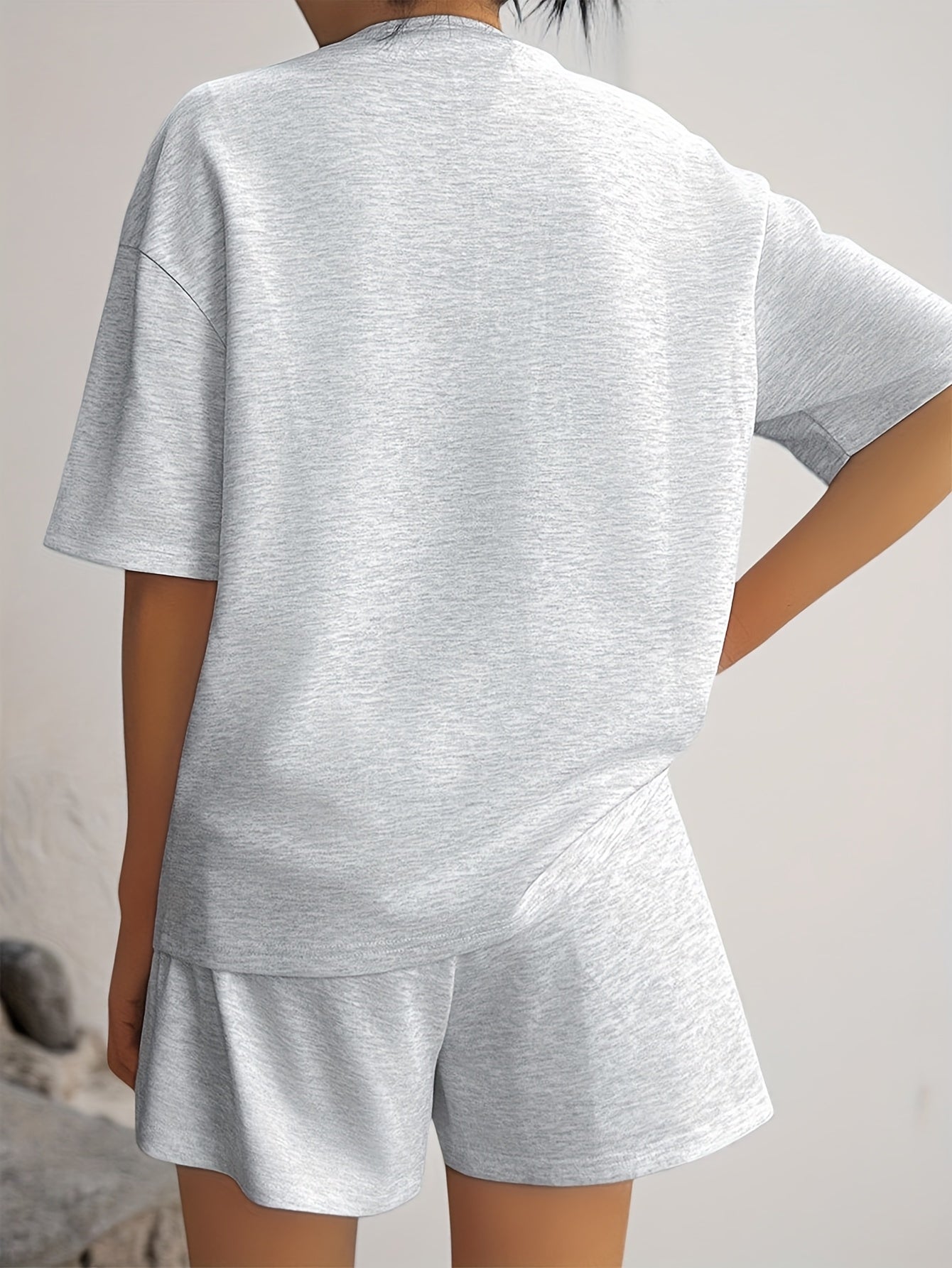 Damen Shorts & Shirt Mira